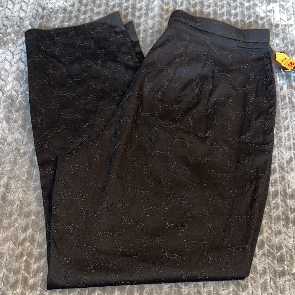 NWT Alanni‎ Woman Straight Leg Black Embroidered Trousers. Size 18.  Side zipper